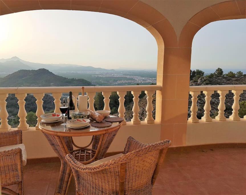 Self Contained, Detached Hillside Near Oliva With Stunning Vistas * Castillo del Reboller